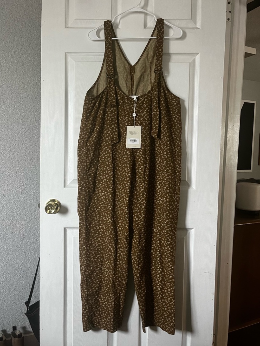 100% cotton Böhme Utility Jumpsuit with Wide adjustable Straps and pockets - Picture 5 of 11